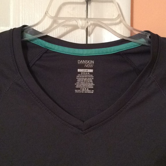 Danskin grey athletic shirt - Picture 2 of 2